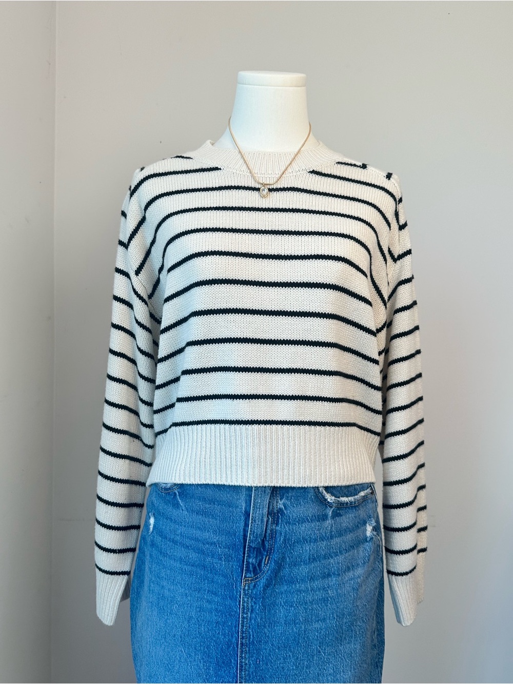 Tahari Black & White Cream Striped Crewneck Sweater